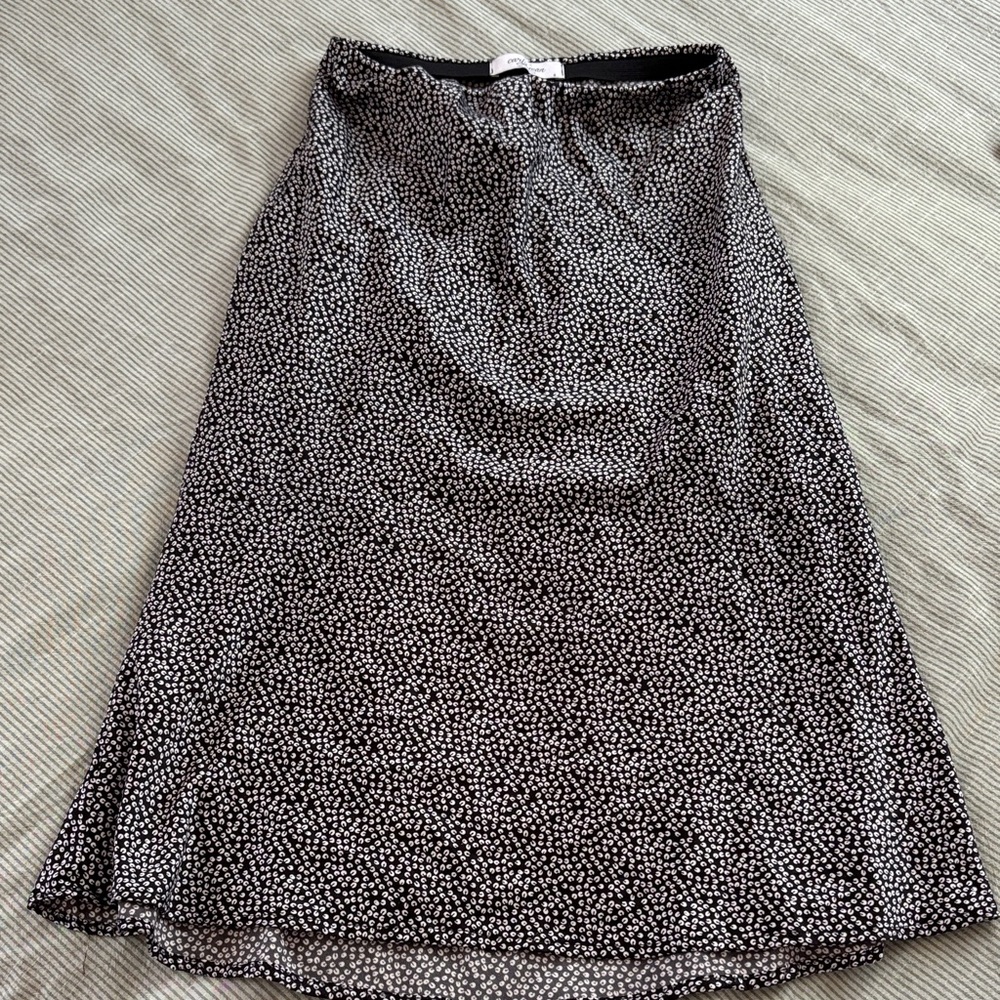 Carly Jean Los Angeles Black and White Patterned A-Line Skirt